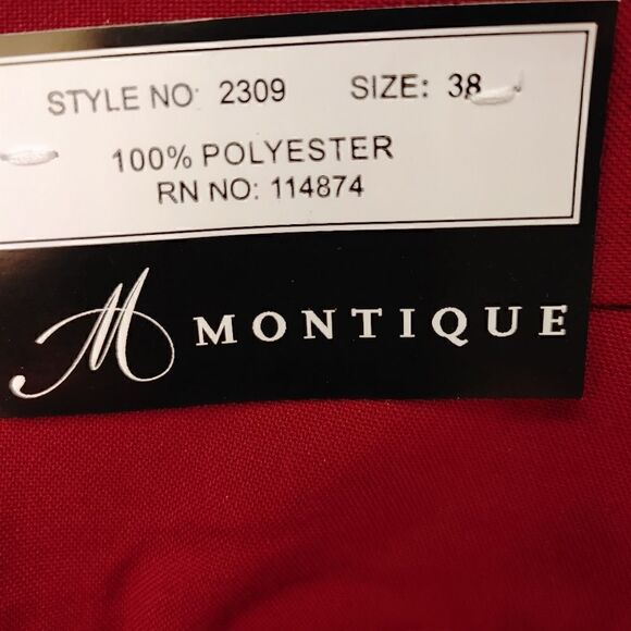 MEN'S MONTIQUE BURGUNDY SQUARE PATTERN SHORT SLEEVE 2 PIECE WALKING SET. - Picture 10 of 10